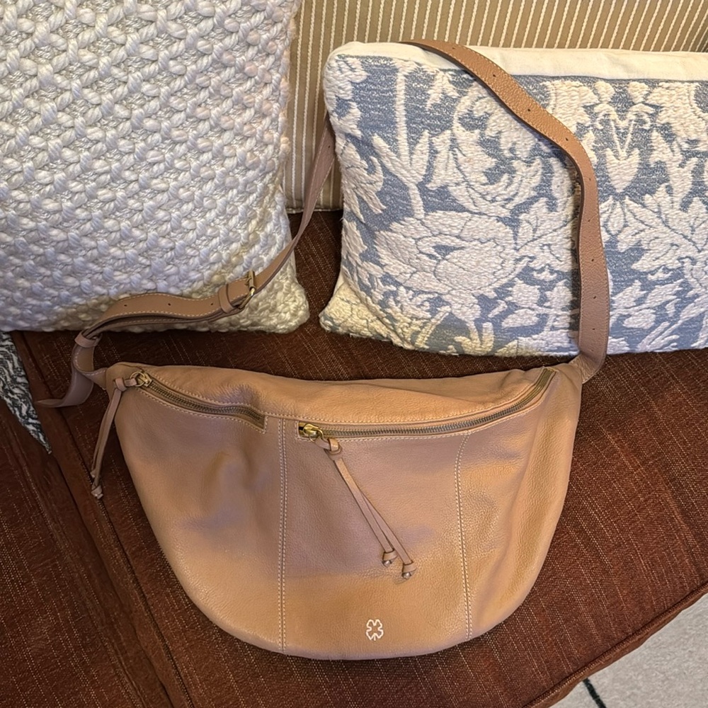 Lucky Brand Feyy Leather Sling Bag